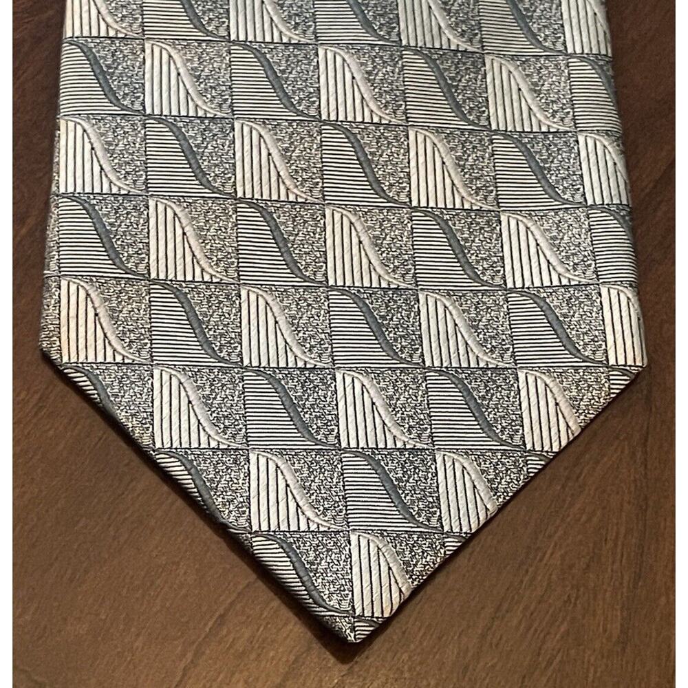 Iv Front Hand Made 100% Silk Men’s Neck tie Made In China